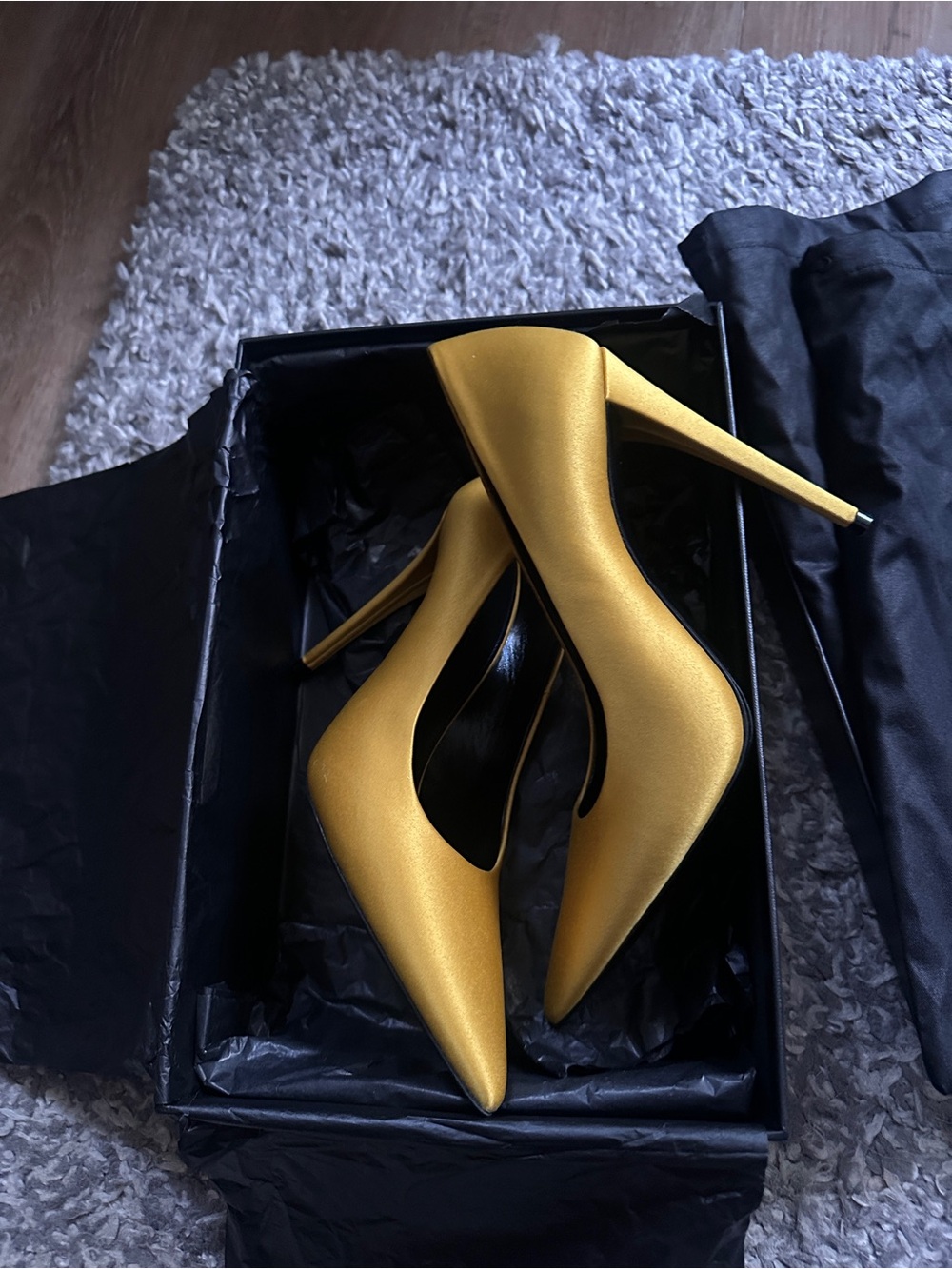Saint Laurent Yellow Leather Pointed-Toe Pumps